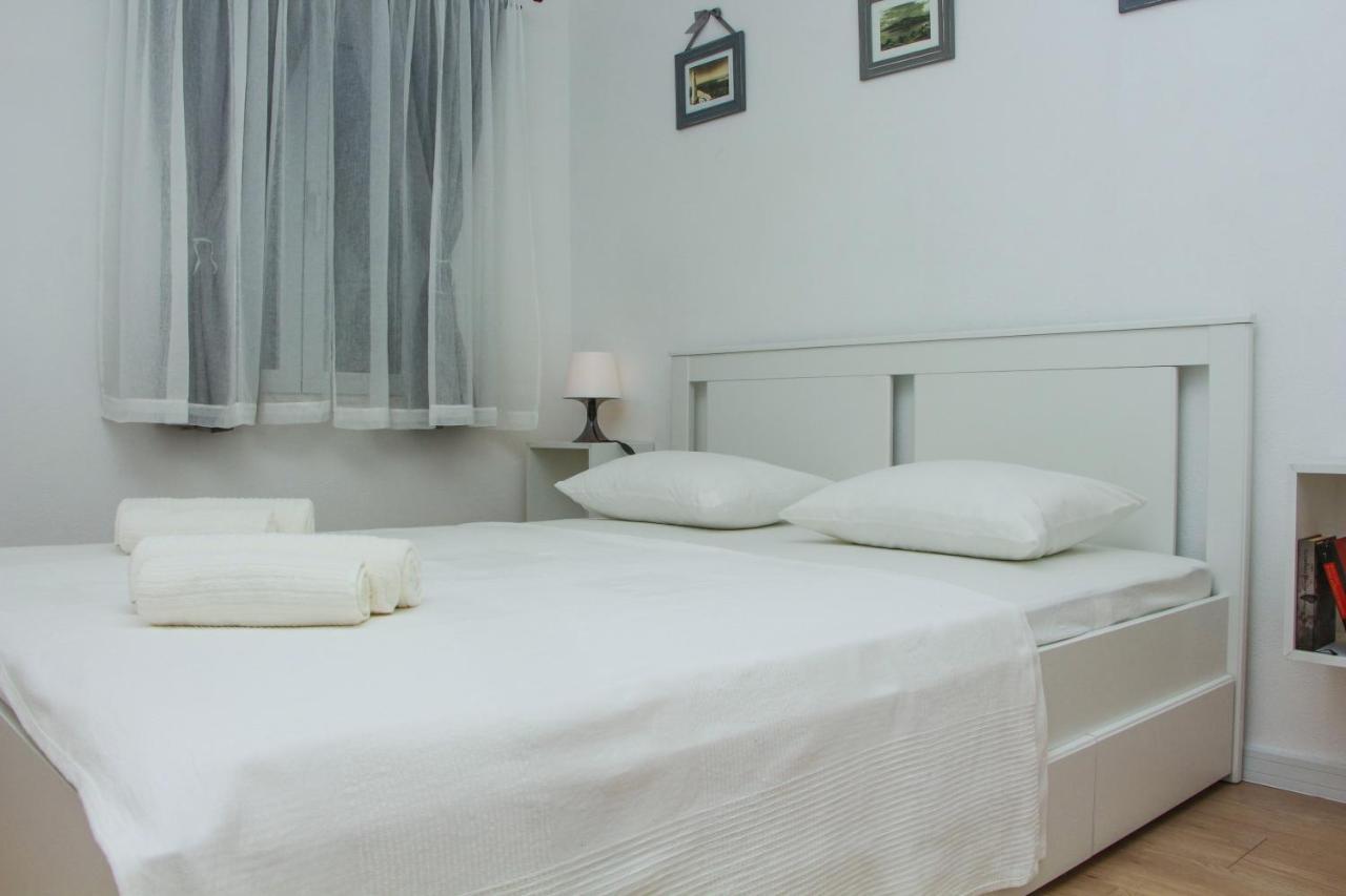Ghetto Apartment Primosten Luaran gambar
