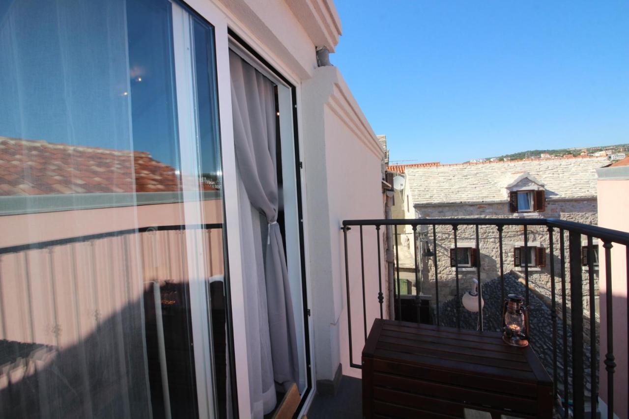 Ghetto Apartment Primosten Luaran gambar